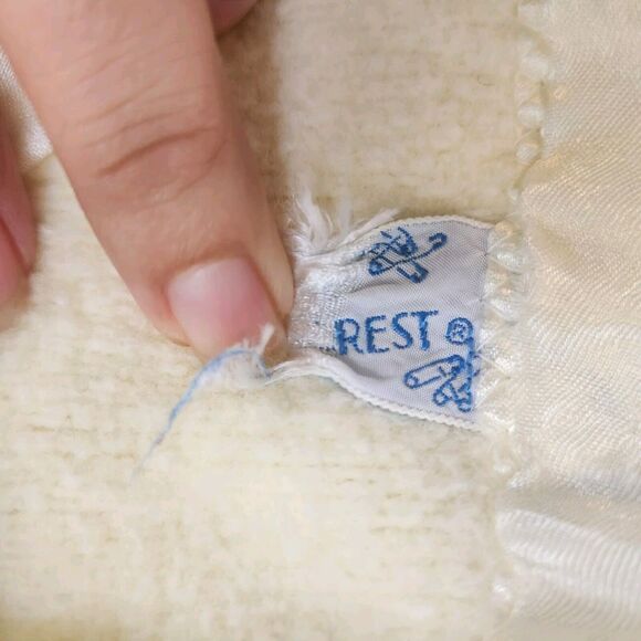 Vintage Baby Blanket Yellow Thermal Felt Fleece Satin Lining Classic Nursery - Picture 11 of 11